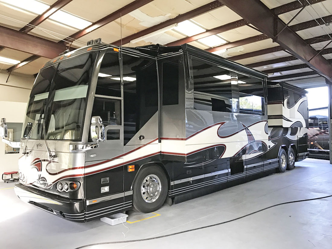 2007 Featherlite H3-45